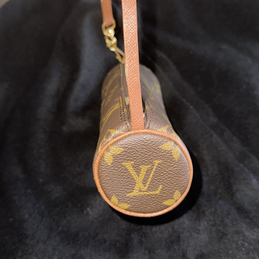 Women’s or Men's Lou’s Vuitton Mini Papillion pochette w Monogram print. 10/10. - Picture 9 of 17